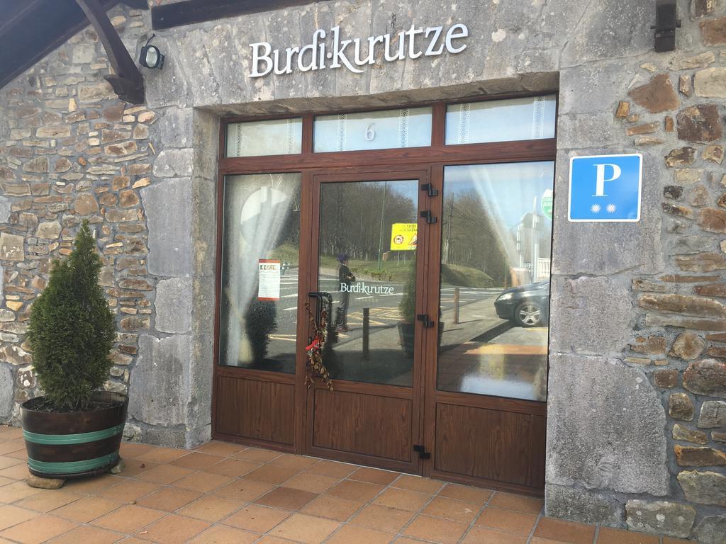 Burdi -Kurutze Pension Urquiola ภายนอก รูปภาพ